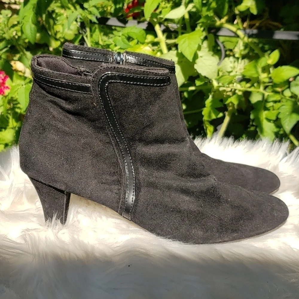Annie's shoes Black zip ankle boots heeled 8